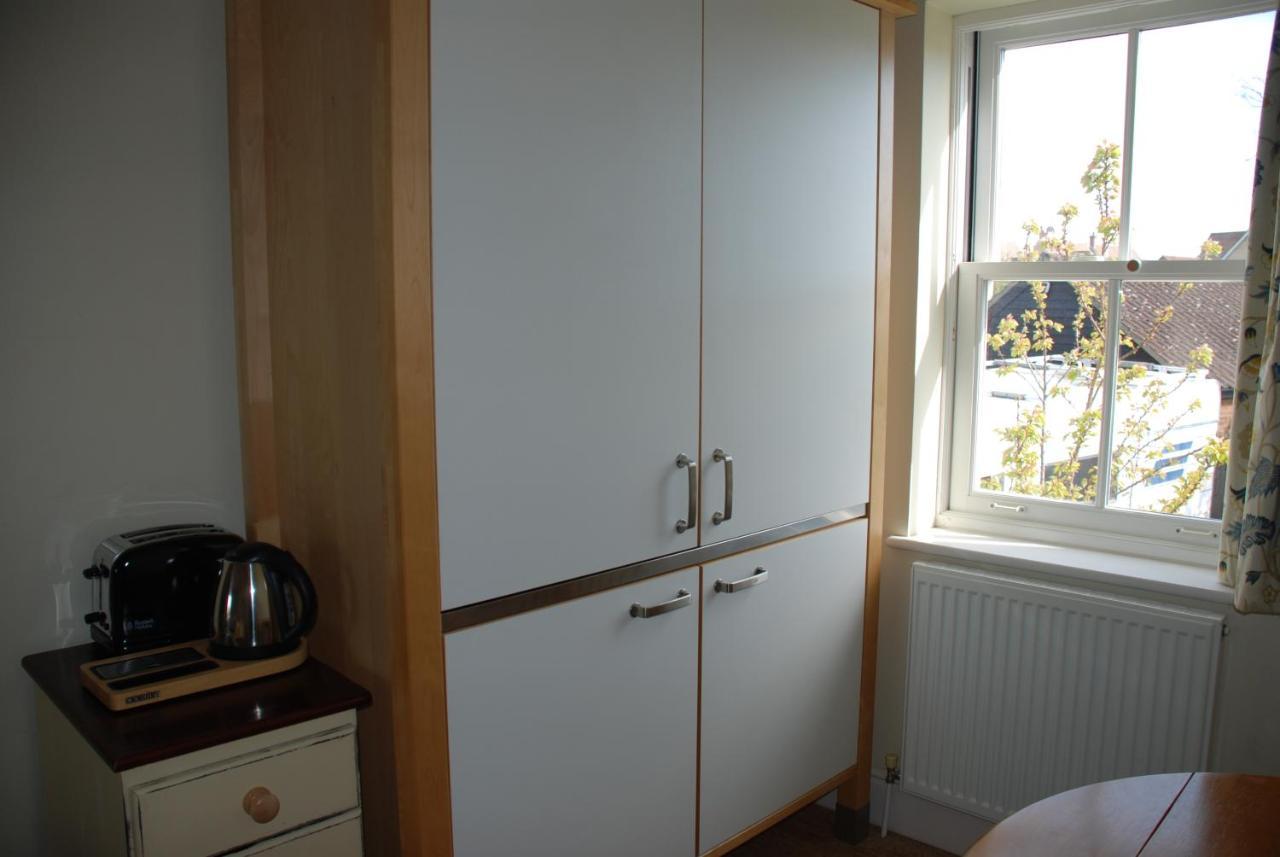 Over Studio Apartment Экстерьер фото